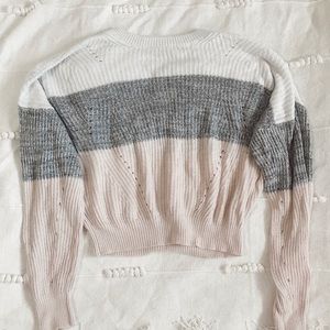 ✨2/$25✨ Garage Cropped Sweater